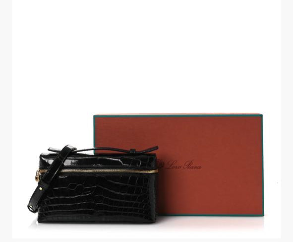 Loro Piana Extra Pocket L19 – Nero Cocco Lucido with Gold Hardware