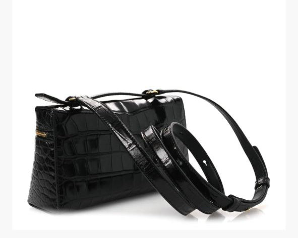 Loro Piana Extra Pocket L19 – Nero Cocco Lucido with Gold Hardware
